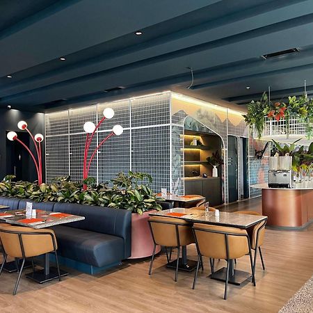 Ibis Medellin Hotel Bagian luar foto
