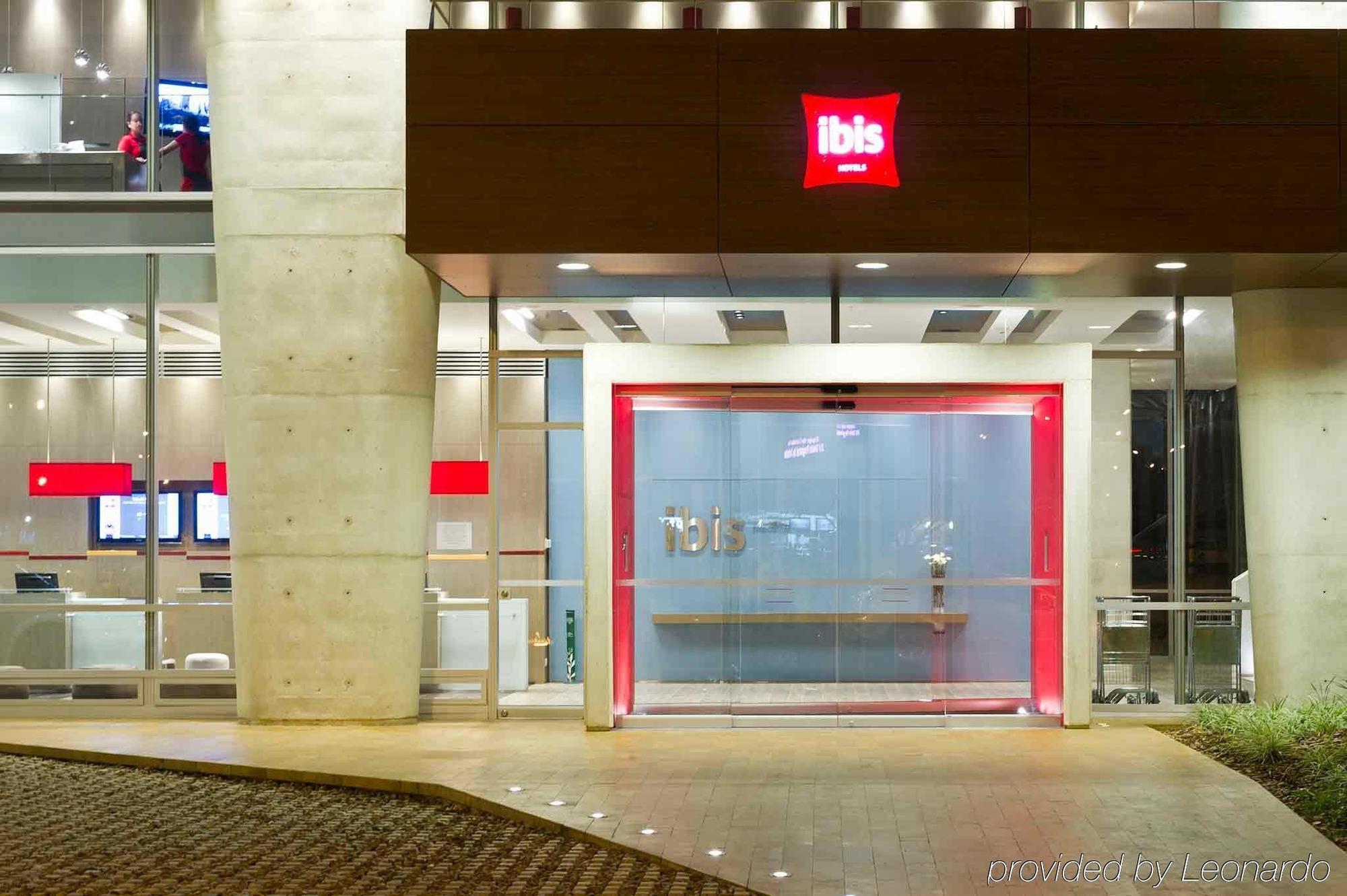 Ibis Medellin Hotel Bagian luar foto