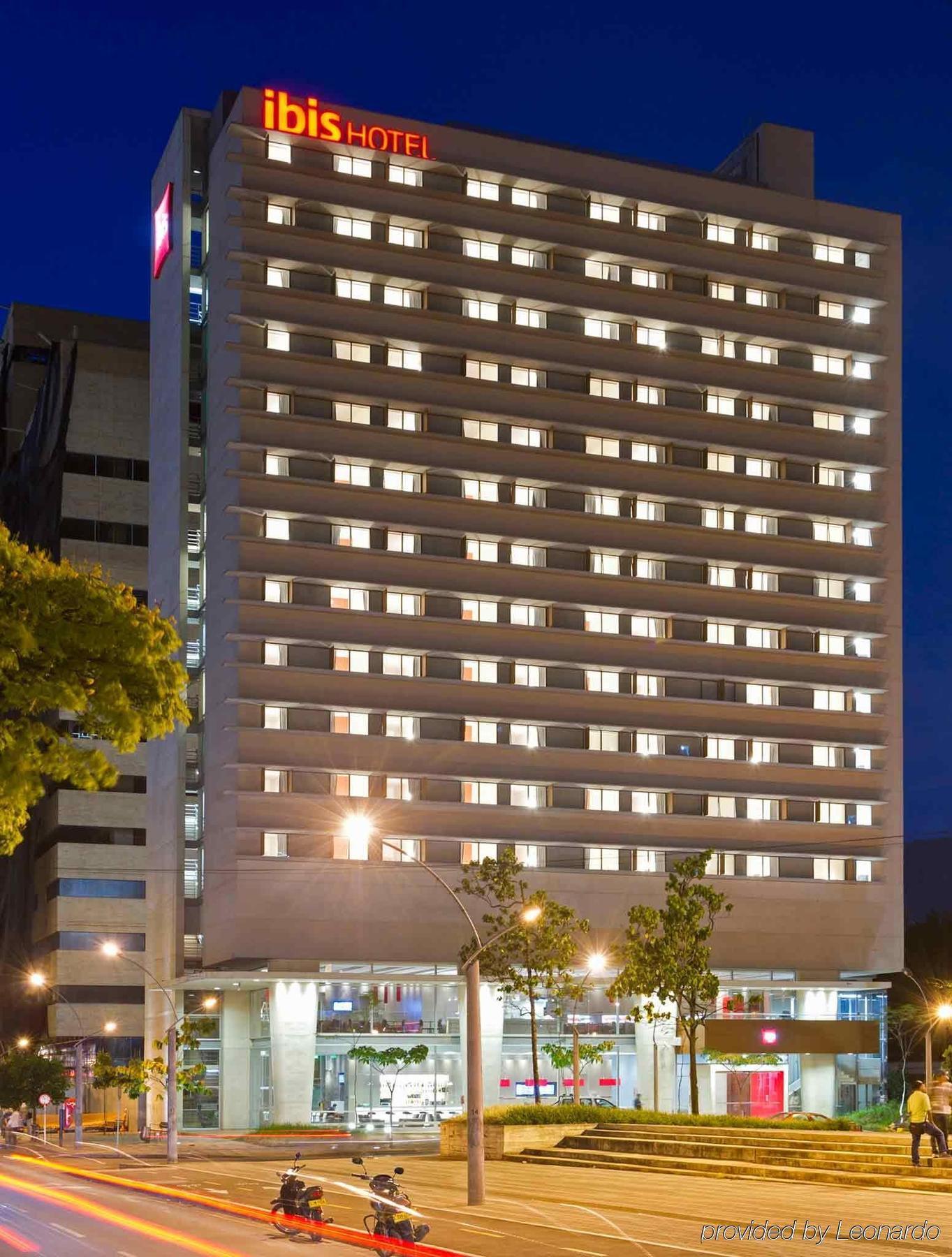 Ibis Medellin Hotel Bagian luar foto