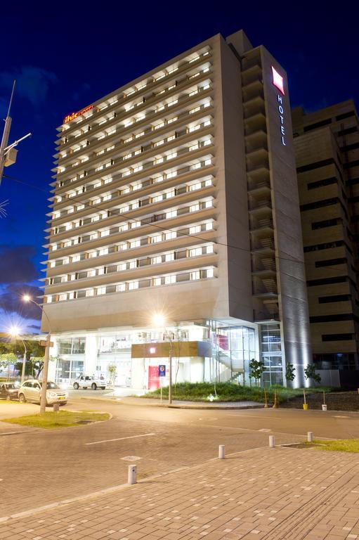 Ibis Medellin Hotel Bagian luar foto